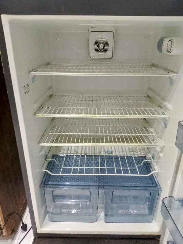 GREE Everest Series Refrigerator Floral  (Just Like Brand New) 2