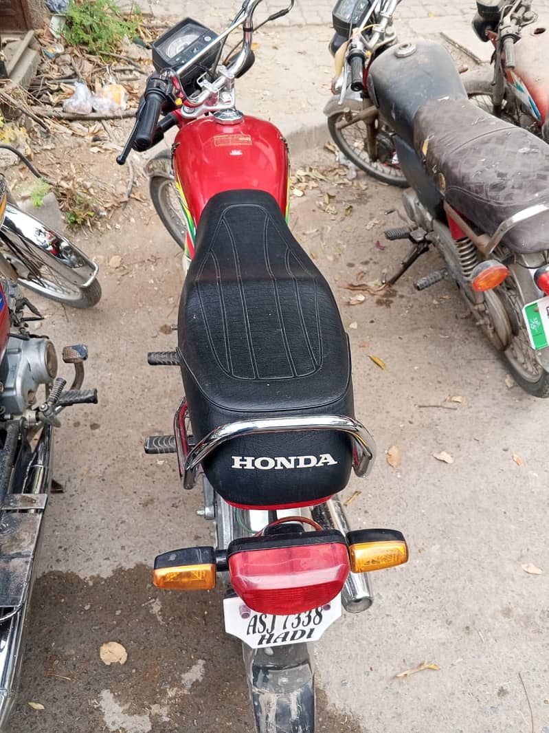 Honda CD 70 2023 3