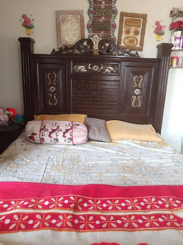 king bed + dressing + sidetables + condition used and good 1