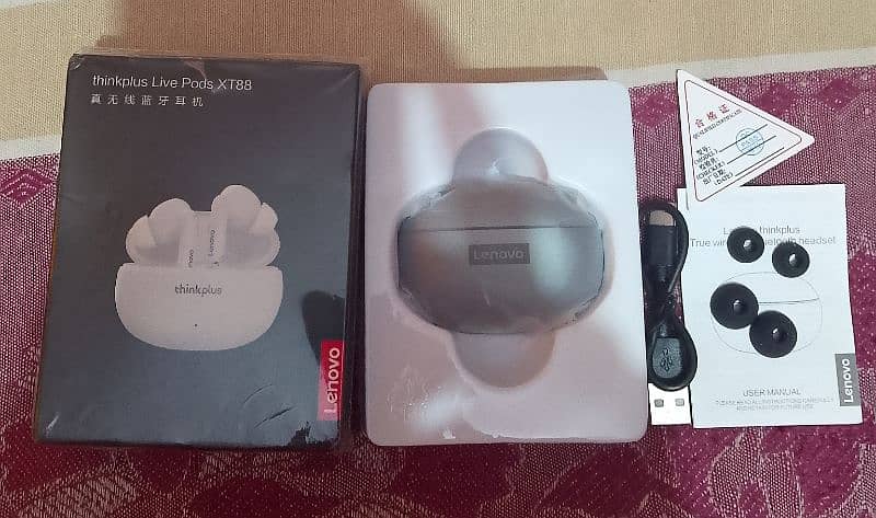 Lenovo XT88 Earbuds 1