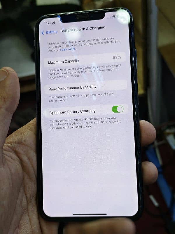 IPHONE XS MAX VERY CLEAN CONDITION 82 PERCENT 3