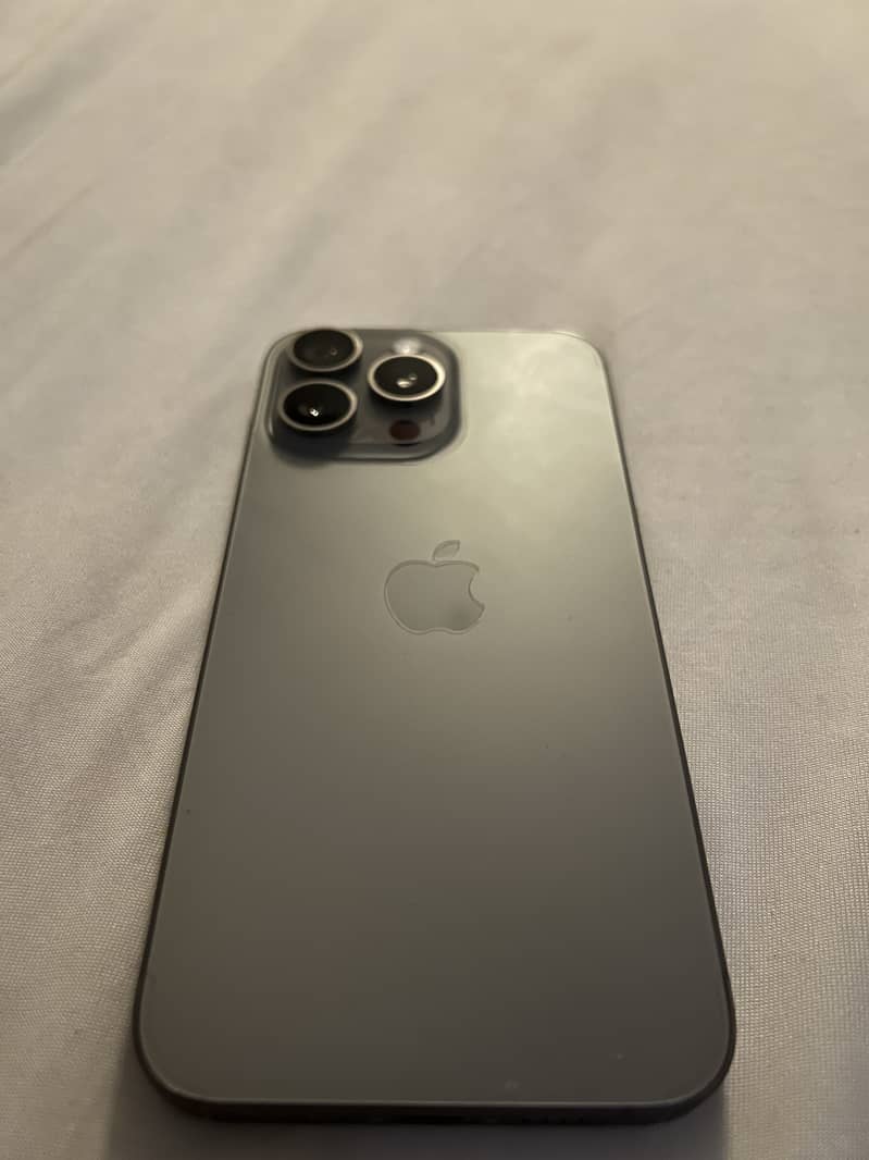 Apple iPhone 15 Pro Max 5