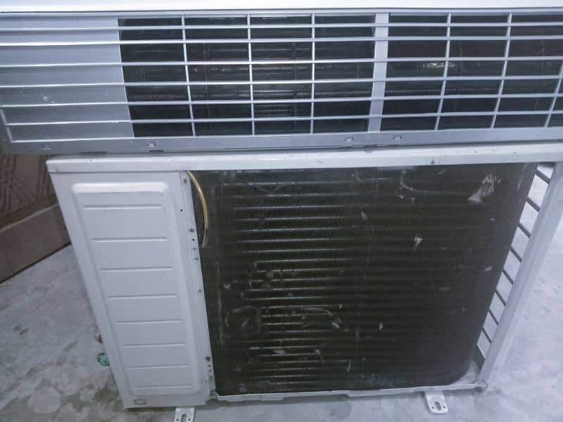 Gree 1.5 ton inverter air condition 0