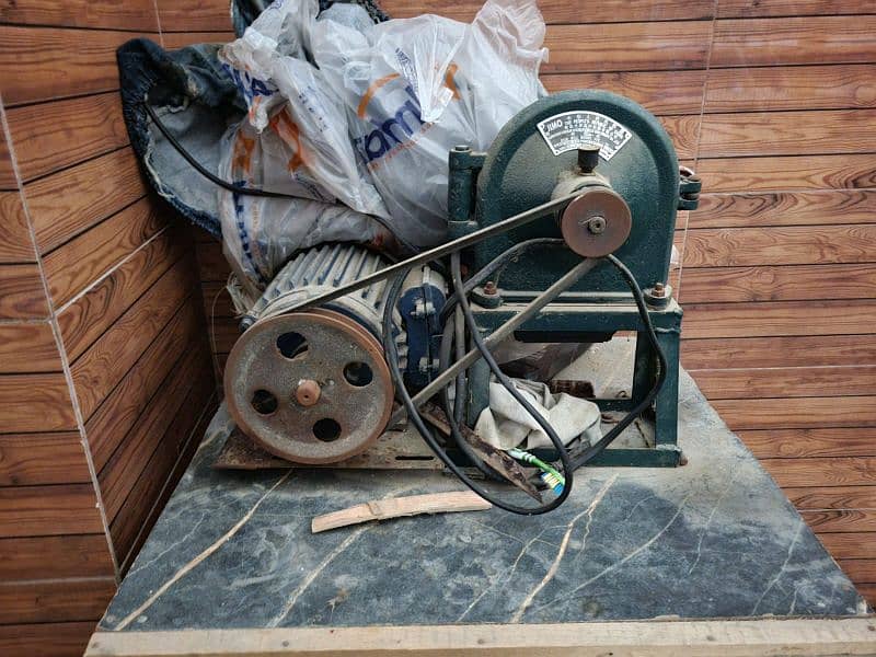 Flour Grinder and Spice Grinder 1