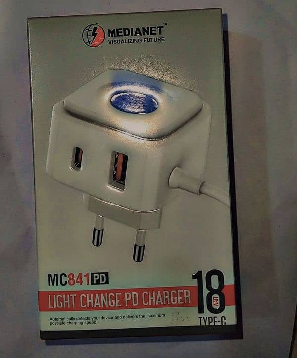 LIGHT CHANGE PD CHARGER 18W TYPE -C 0