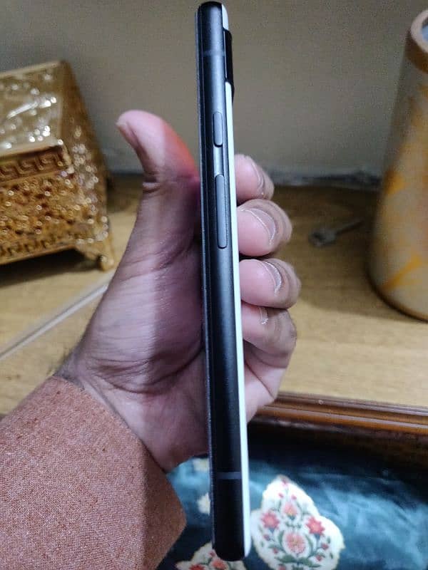 Google Pixel 6a in Best Condition 6