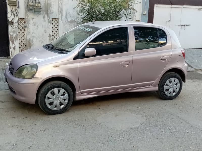 Toyota vitz 2003 with Driver & A/C. 0