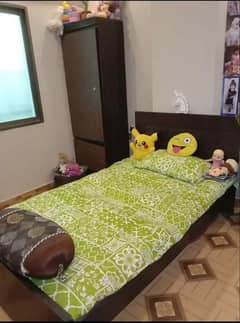 bed and almirah for sale