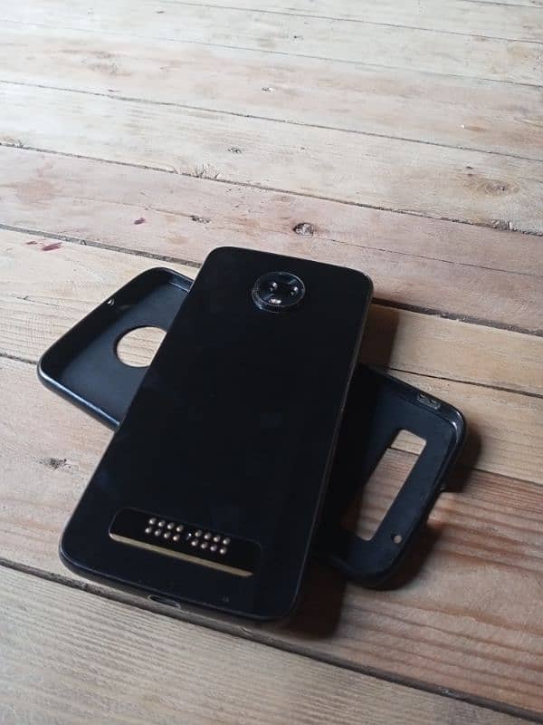 Moto Z3 non pta 4/64 5