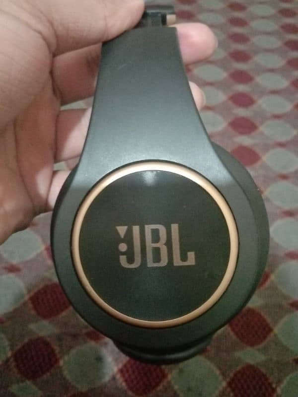 JBL Headphone wireless 0