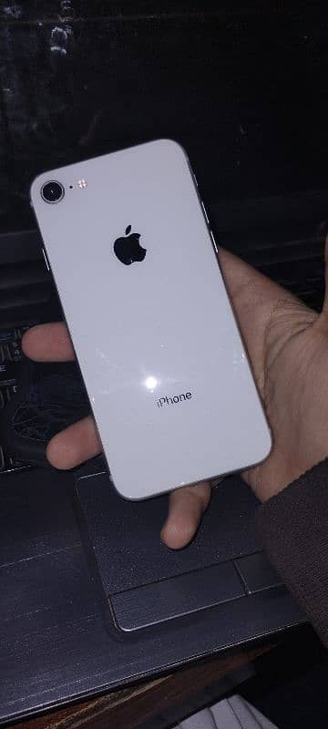 Iphone 8 * 64 gb *Non PTA 5