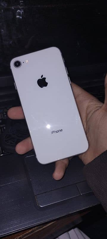 Iphone 8 * 64 gb *Non PTA 6