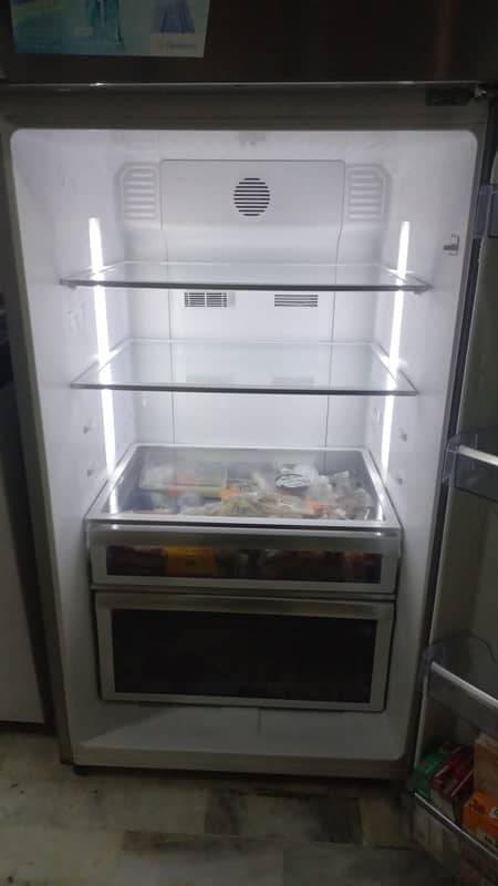 Dawlance Refrigerator 2,3 month used like new 4