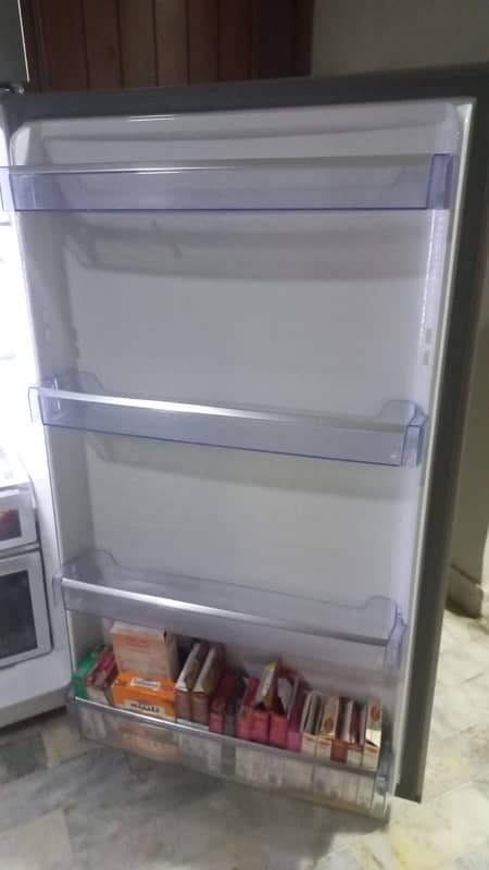 Dawlance Refrigerator 2,3 month used like new 5