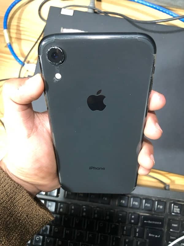 i phone XR / 64 GB 0