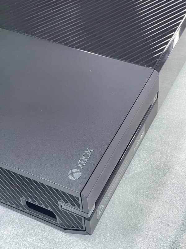 Xbox One 500GB Just Like Brand New Slightly Used 1