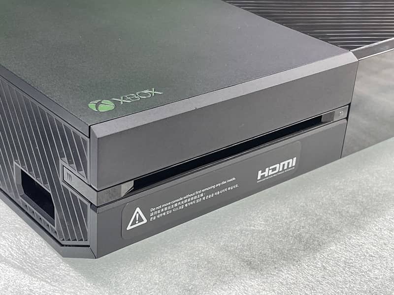 Xbox One 500GB Just Like Brand New Slightly Used 2