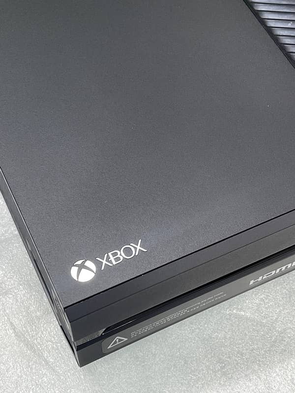 Xbox One 500GB Just Like Brand New Slightly Used 10