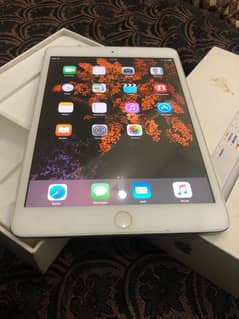 Apple i pad 4(new condition)