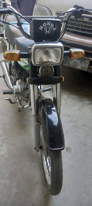 assalam alkuam I'm selling honda cd 70 ok bike hai 1