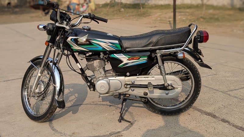 Honda 125 2023 model home used 1st owner urgent sale 5