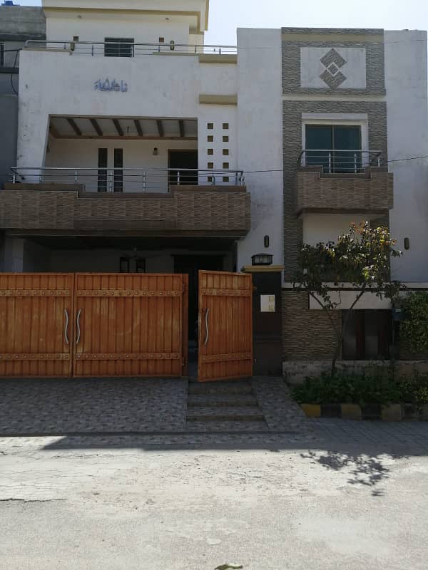 10 Marla Owner Build Used House For Sale Near Pine Avenue Road Lahore. 0