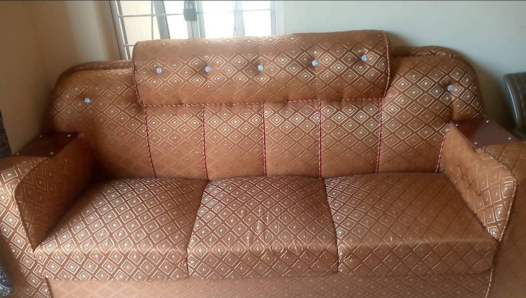 6 Seater sofa set is available for sale 0