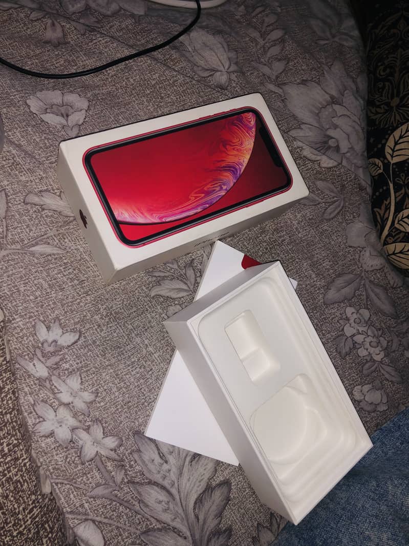 Apple iPhone XR 64 gb dual approved 6