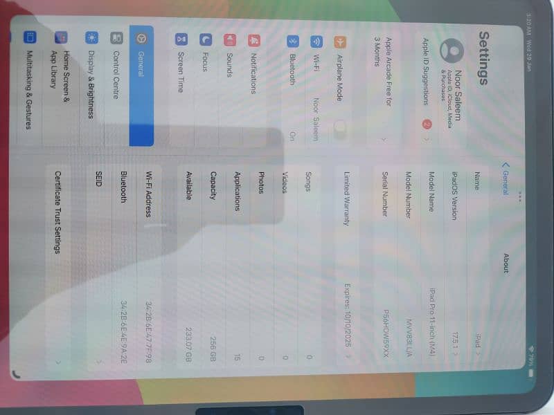 iPad Pro  M4 11 inch / 256GB / Complete Box / New Condition 10