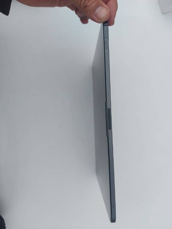 iPad Pro  M4 11 inch / 256GB / Complete Box / New Condition 15