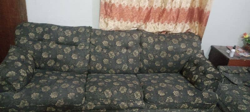 7 sitter sofa set in 8/10 good condition 2