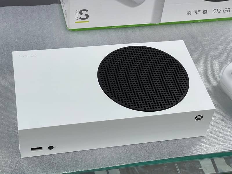 Xbox Series S 512GB Just Like Brand New 4