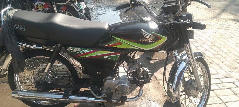 Honda CD 70 cc black 3