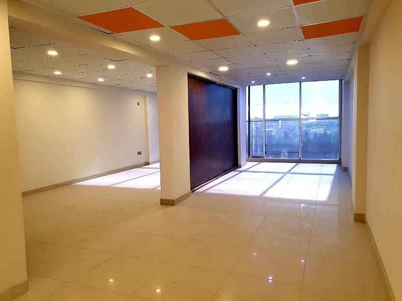 Office for Rent in DHA - Rs. 80,000 5