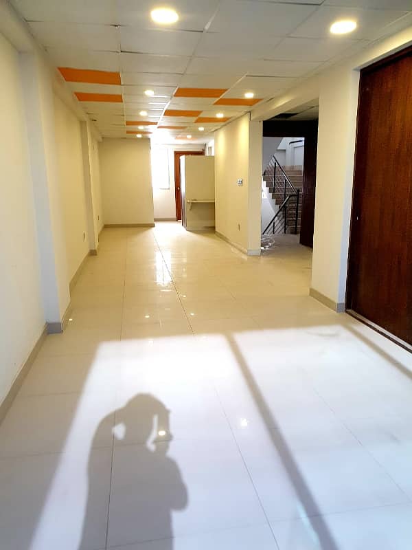 Office for Rent in DHA - Rs. 80,000 6