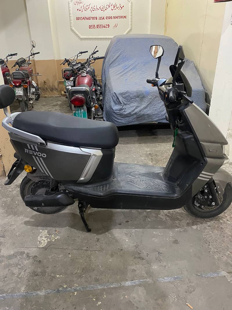 REVOO Scooty Urgent For Sale | Scooty In Bikes | Scooters 0