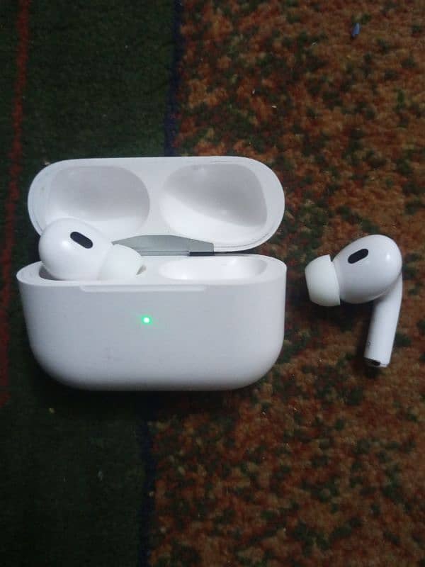 Apple air buds pro 2 original condition 10 by 10 . 4