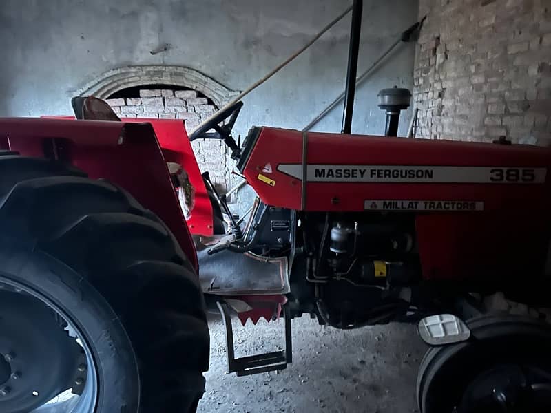 Massey Ferguson 385 11