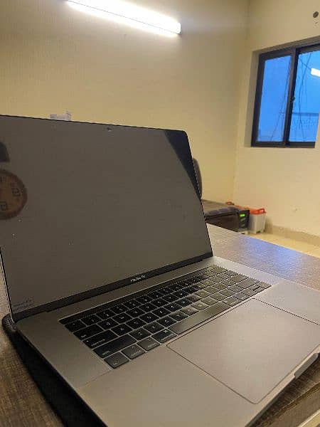 Macbook Pro 2018 32Gb / 512 GB 4