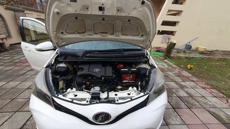 Toyota Vitz 2014 3