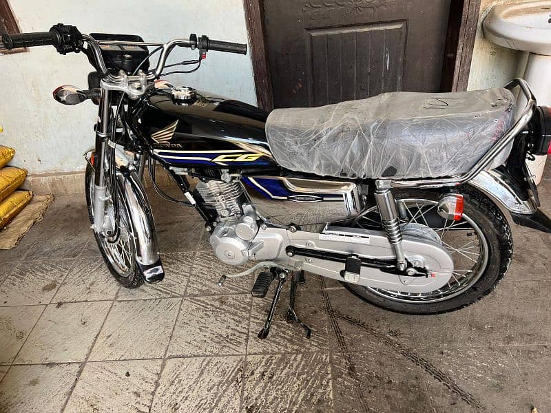 Honda 125 cc Chrome addition self star serial 21 0