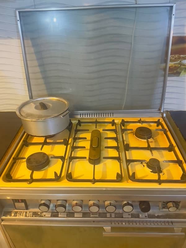 5-Burner Stove with Working Oven 1