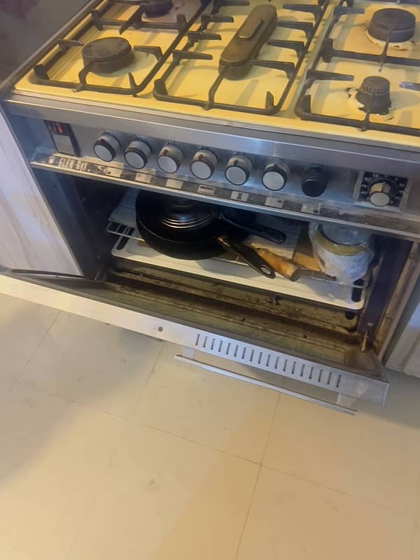 5-Burner Stove with Working Oven 3