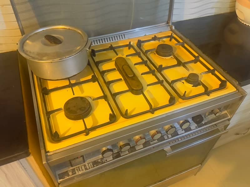 5-Burner Stove with Working Oven 4