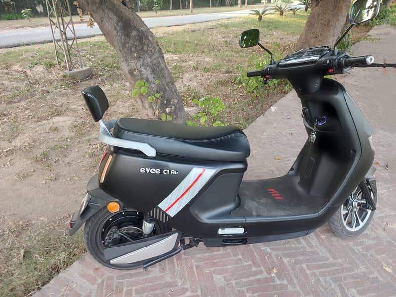 Evee C1 Air Scooty Urgent For Sale | Scooty In Bikes | Scooters 0