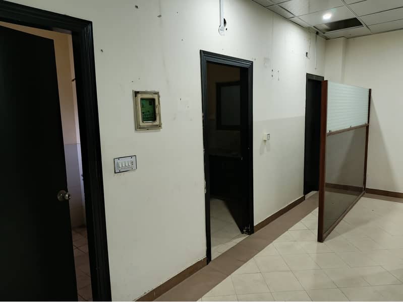 Office availabel for Rent with office Partition & Ceiling 5