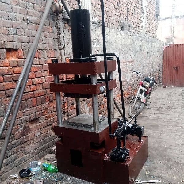 Hydraulic press + Electrical Panel 8