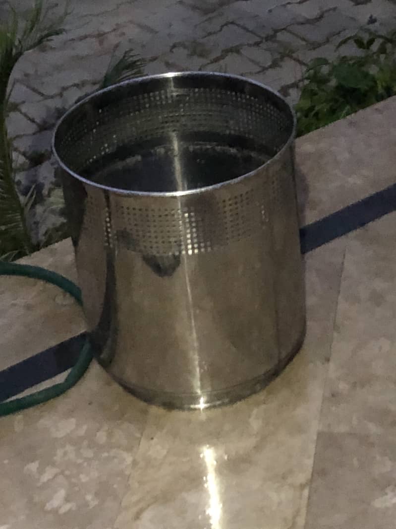 Stainless steel pots 0