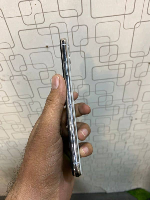 iPhone 11 pro max 2