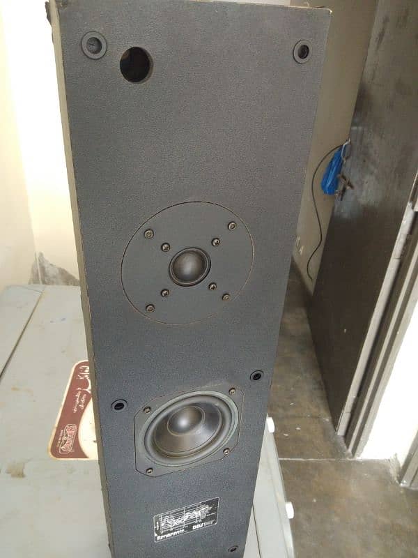 pioneer subwoofer and Panasonic speaker pair total genuin 9